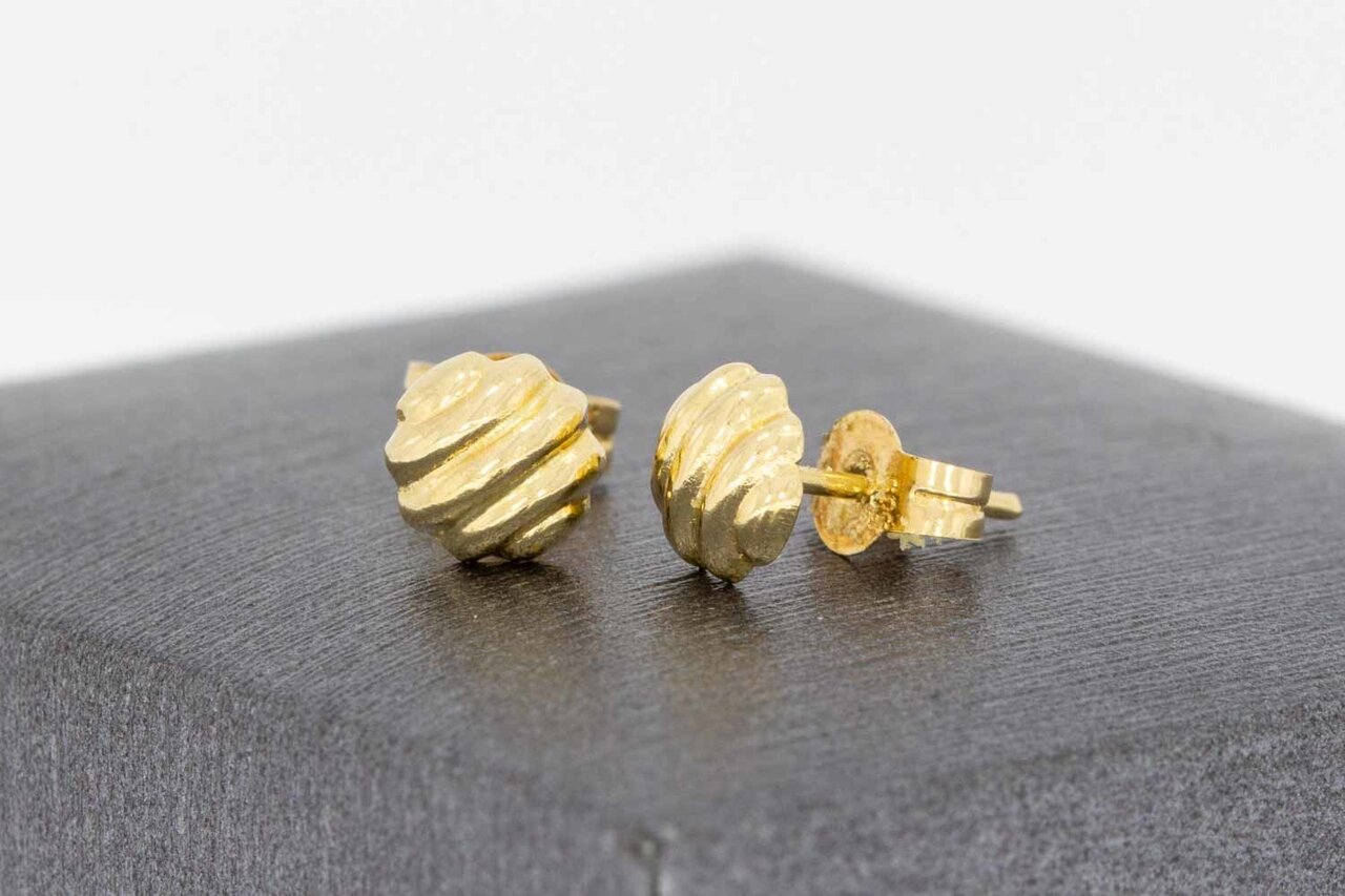 14 karaat gouden bol oorknopjes - 0,6 mm