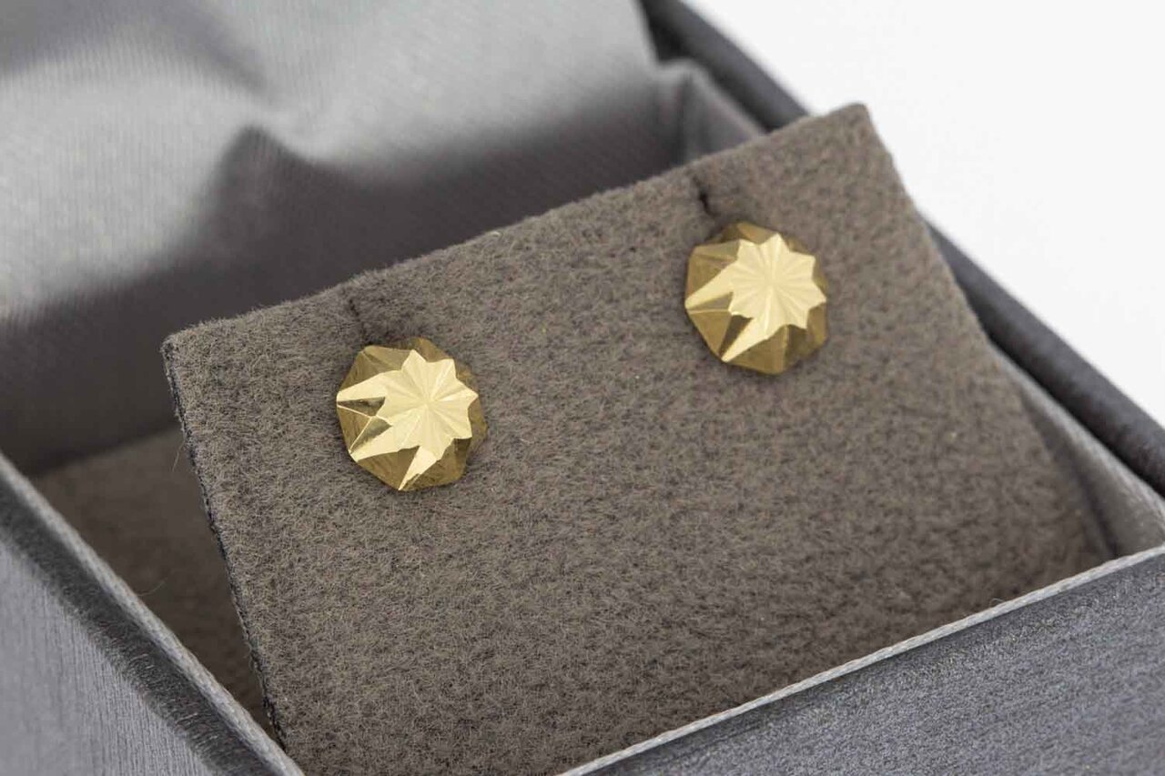 14 Karaat gouden bol oorknopjes - 0,6 cm