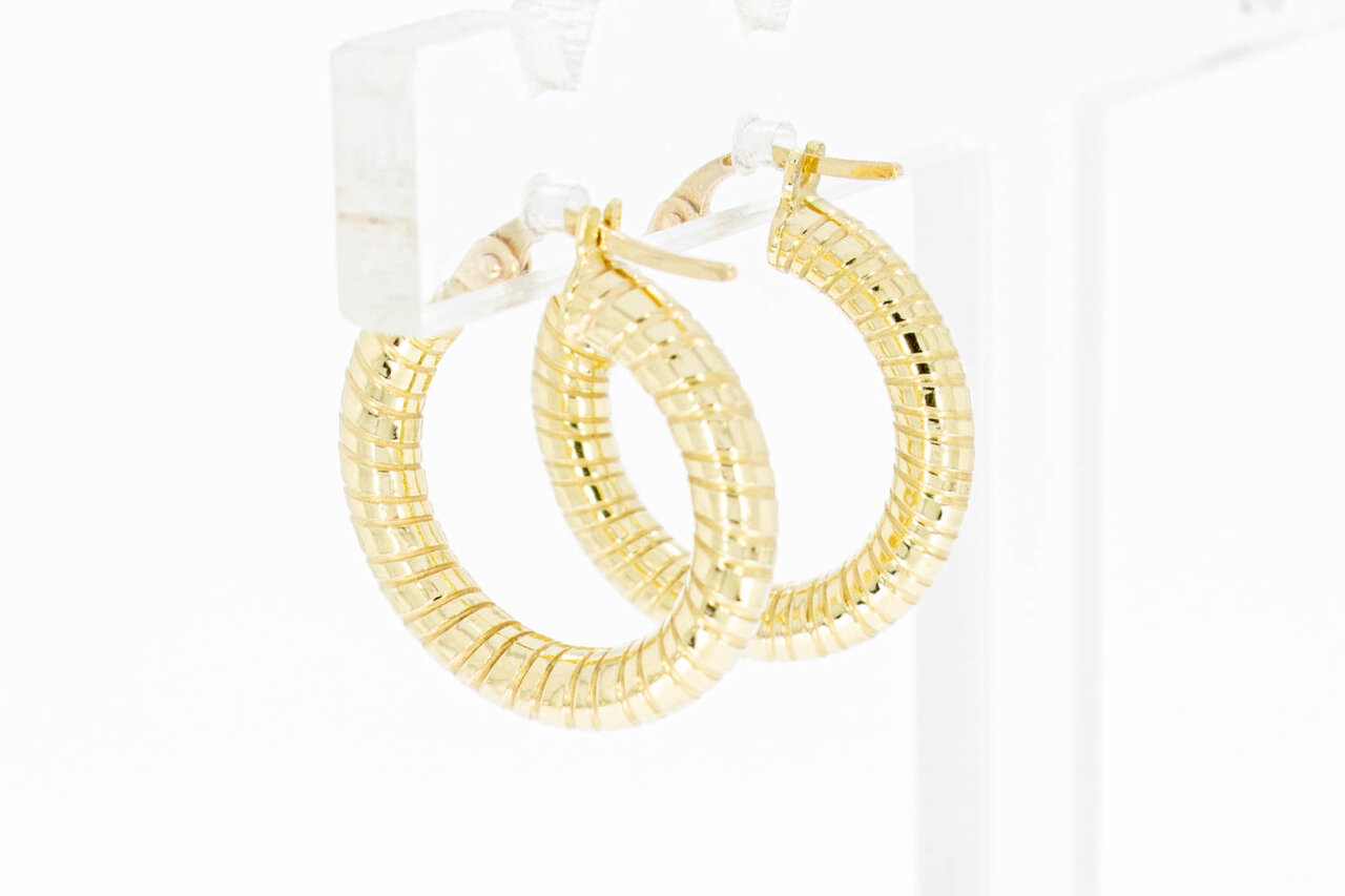 Gefigureerde 14 Karaat oorringen - 1,8 cm