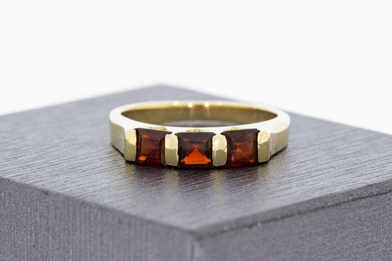 14 Karaat gouden Granaat dames ring - 17,7 mm