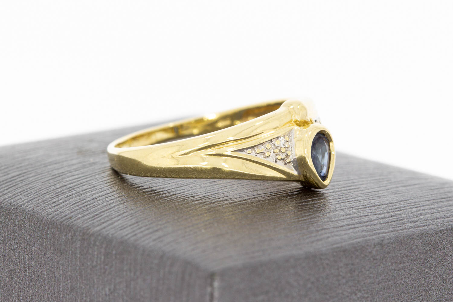 14 karaat gouden edelsteen ring - 19,2 mm