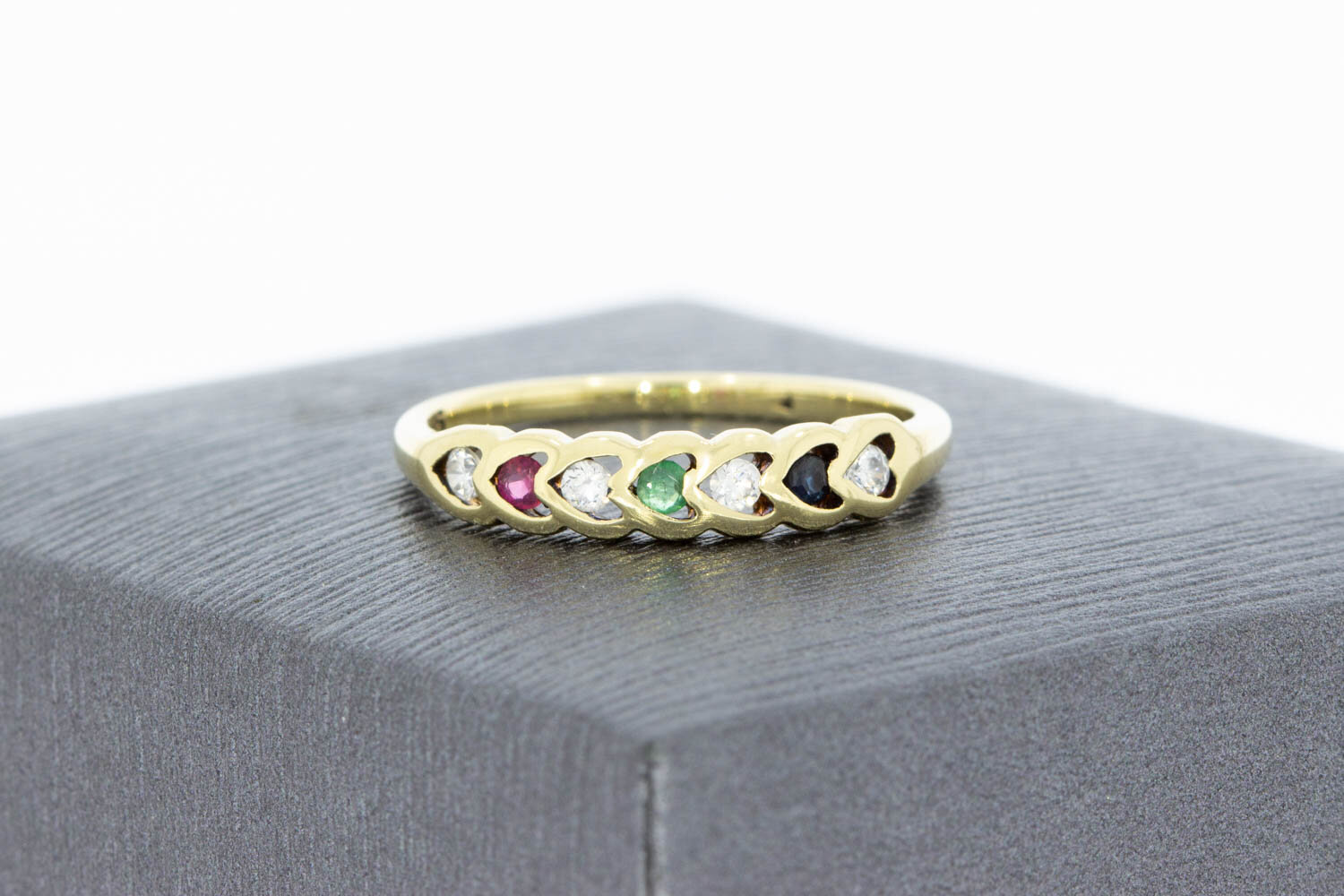 14 karaat hartjes ring met edelsteen - 16,5 mm