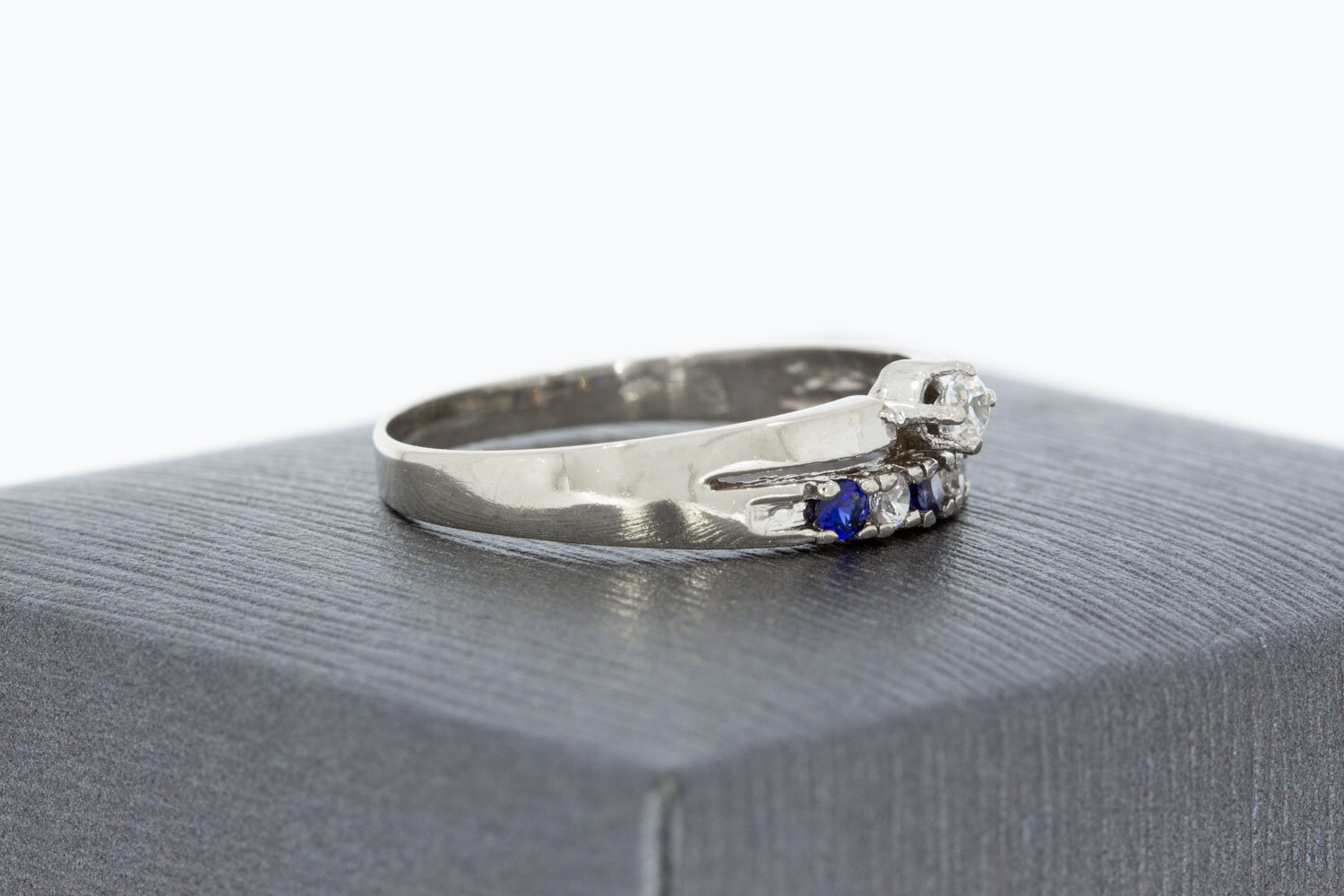 14 karaat gouden Saffier ring dames - 18,2 mm