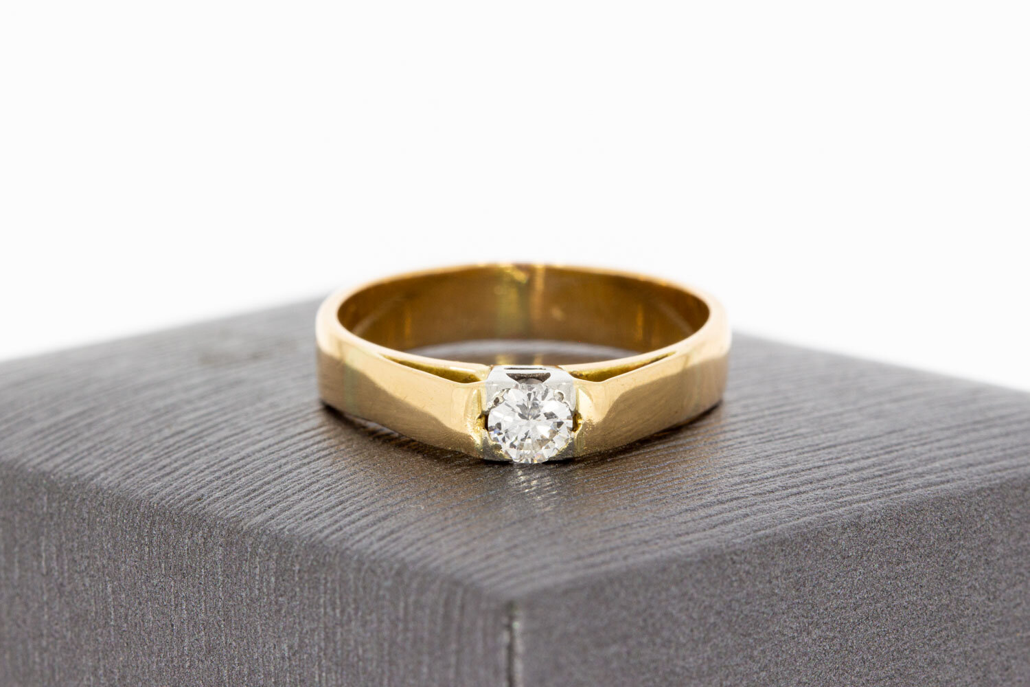 Bicolor gouden solitairring dames 14 karaat met diamant - 17,5 mm (3,2 g)