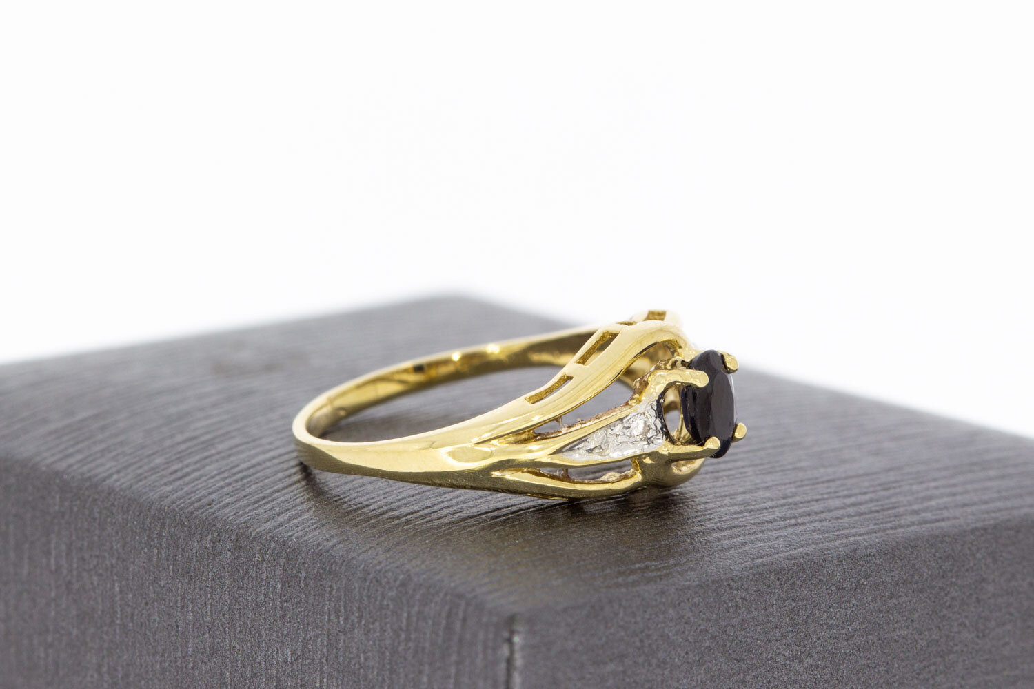 Saffier ring met Diamant 14 Karaat goud - 16,9 mm