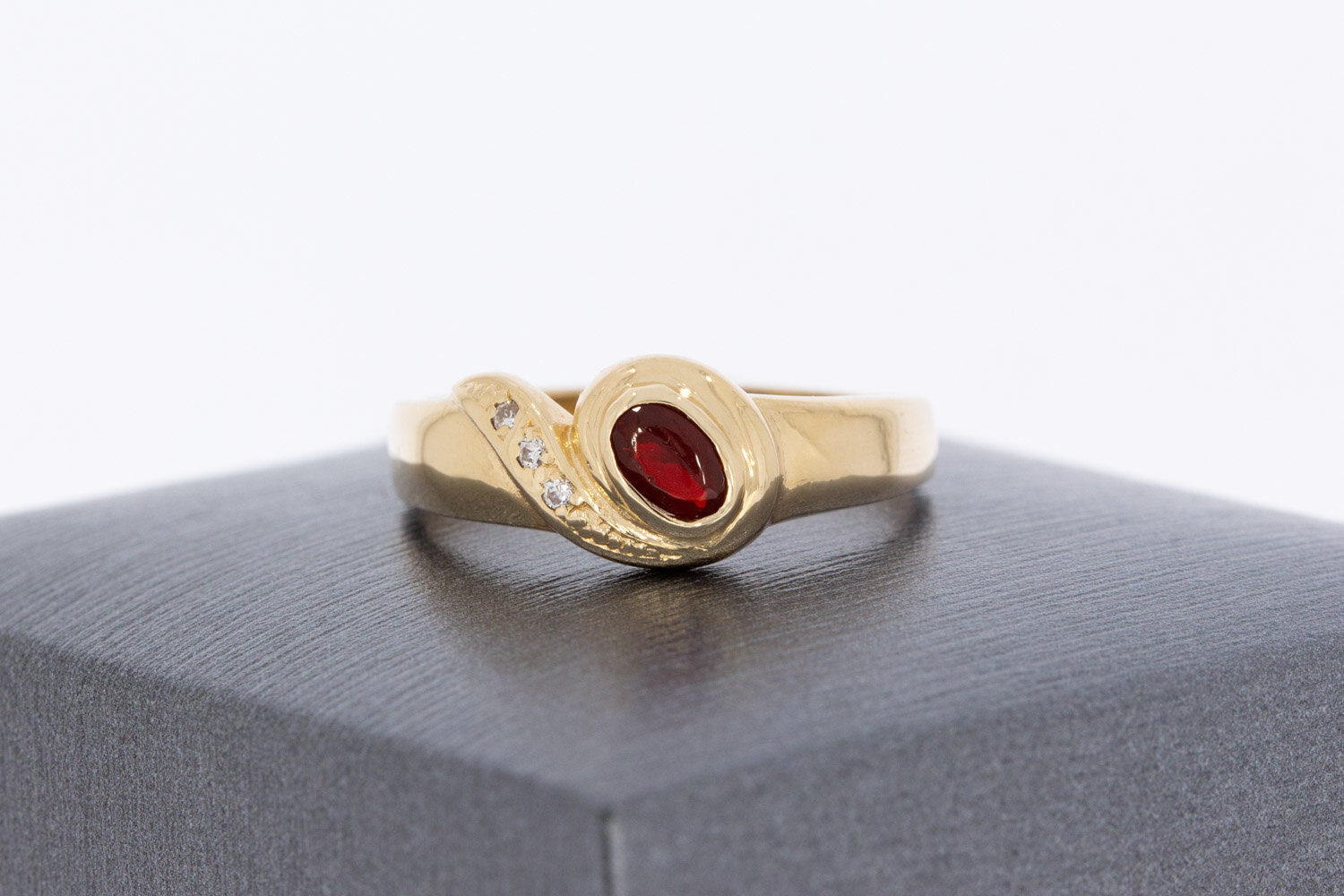 Vintage damesring 14 karaat goud - 17,8 mm