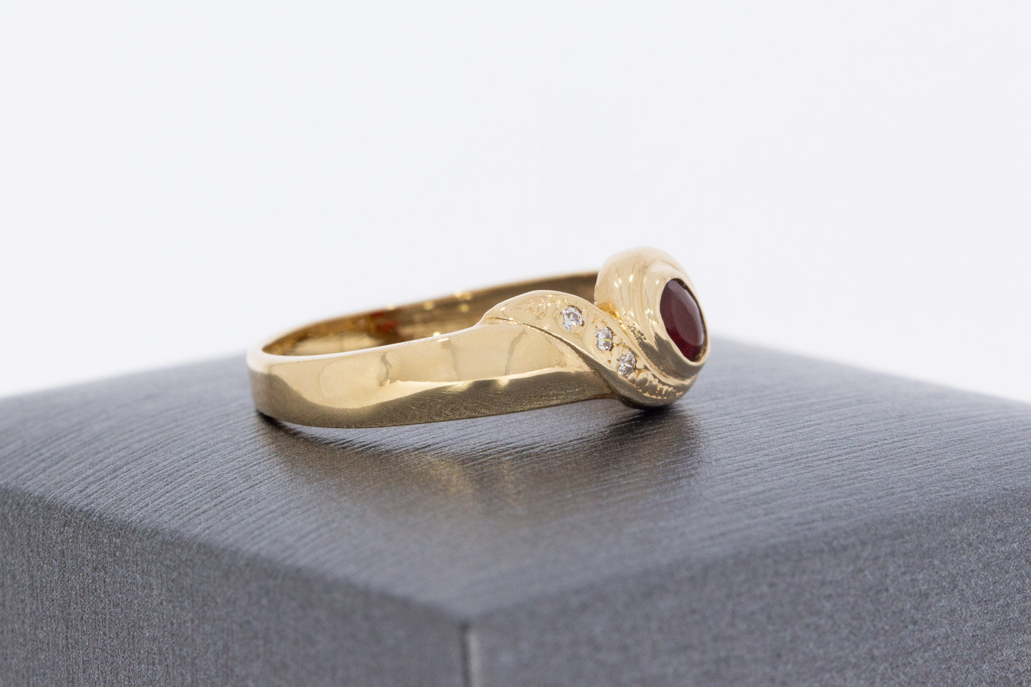 Vintage damesring 14 karaat goud - 17,8 mm