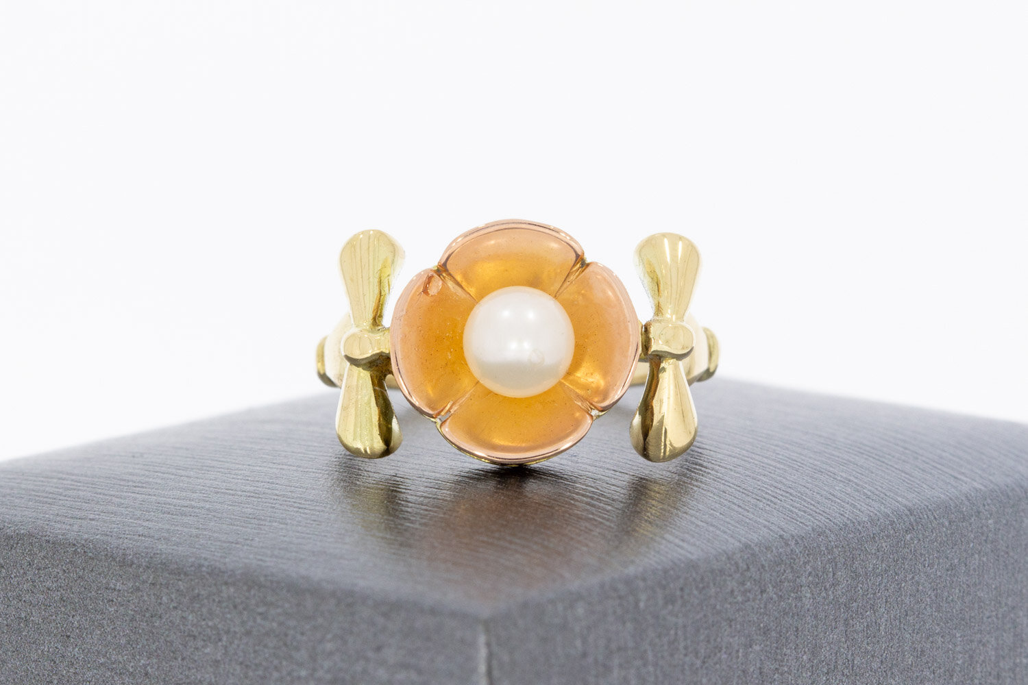 14 karaat gouden vintage solitaire parelring  17,3 mm