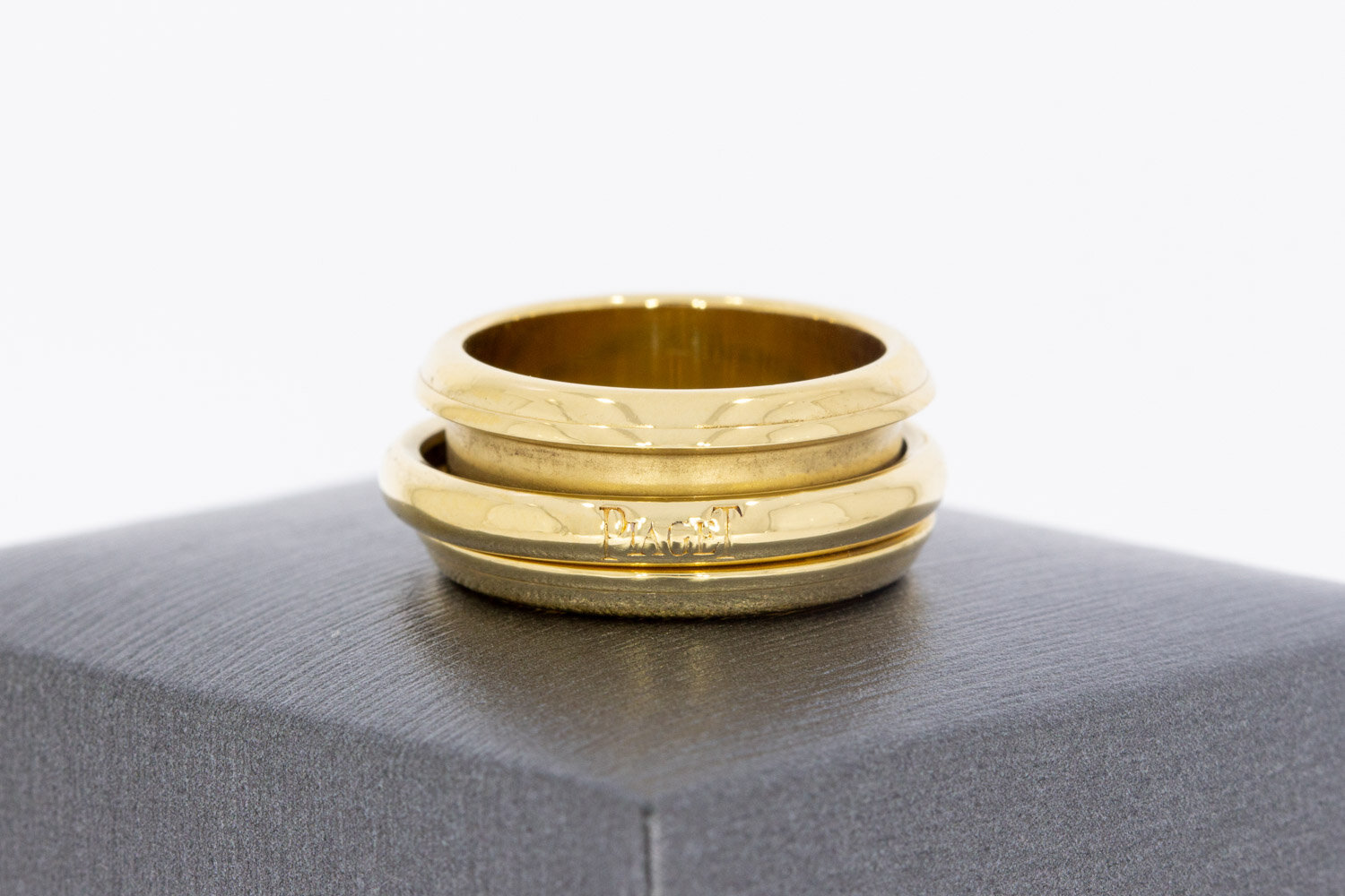 18 karaat gouden Piaget Possession ring  16,3 mm