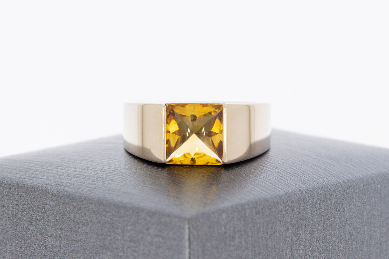 18 karaat gouden Cartier Tank ring  16,8 mm