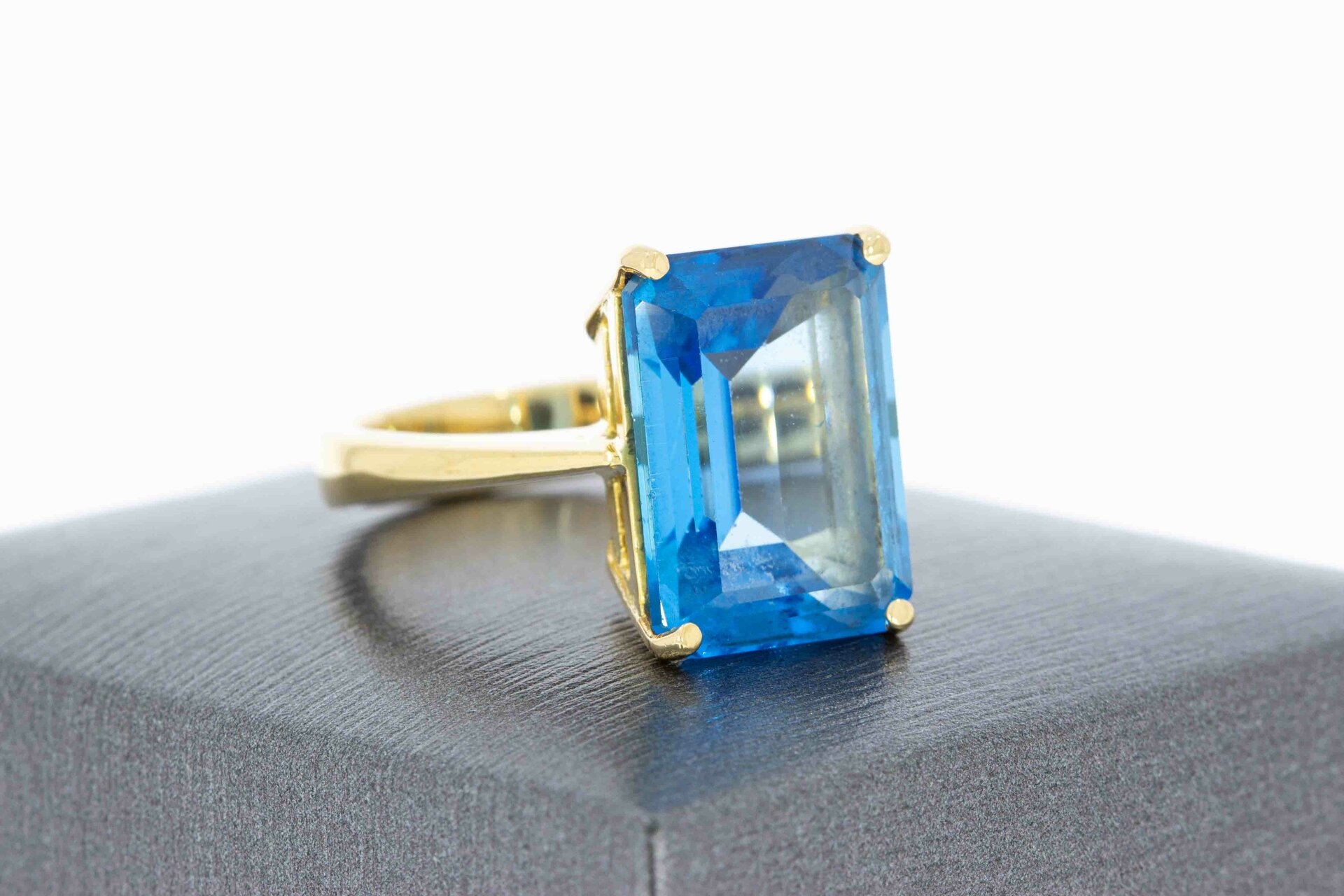 Gouden ring dames 18 karaat met topaas - 17,3 mm