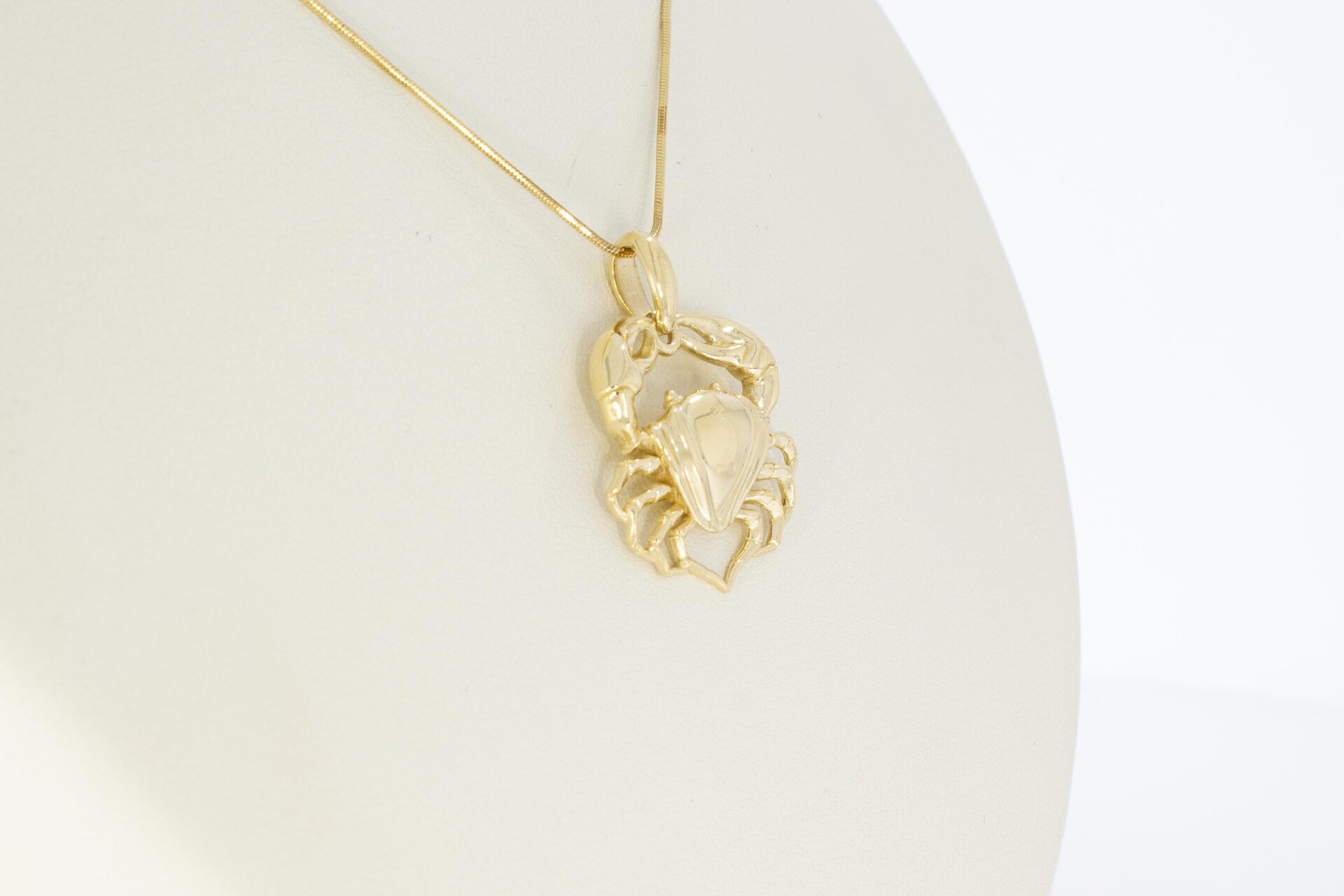 Gouden hanger 14 karaat - 3 cm