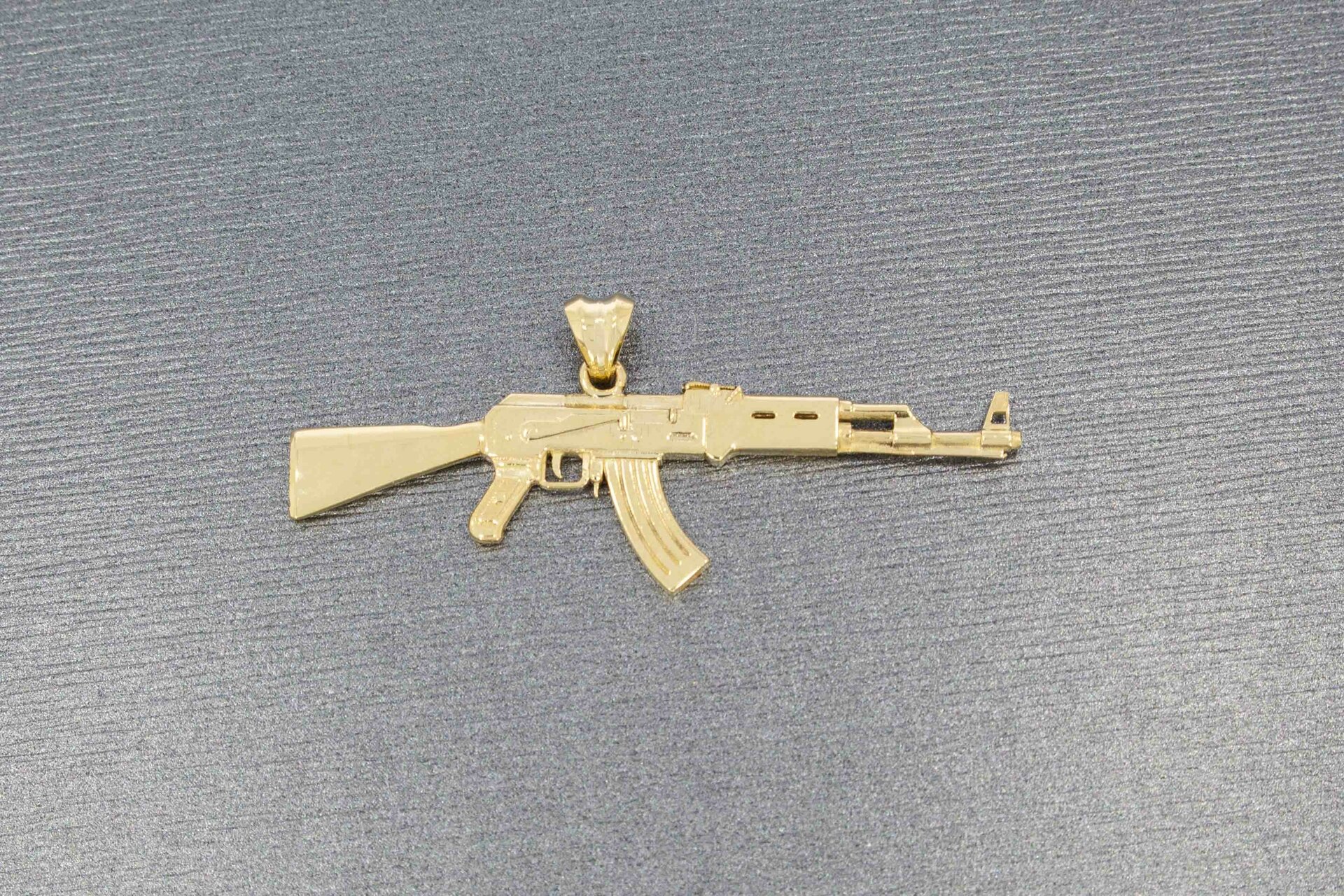 Gouden AK47 kettinghanger 14 karaat - 4,7 cm