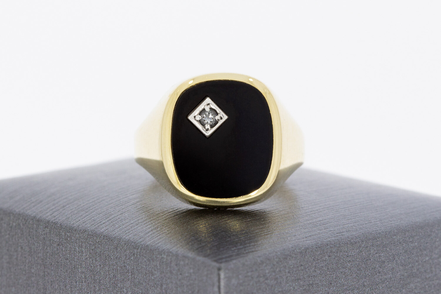 14 karaat gouden zegelring met onyx  19,8 mm
