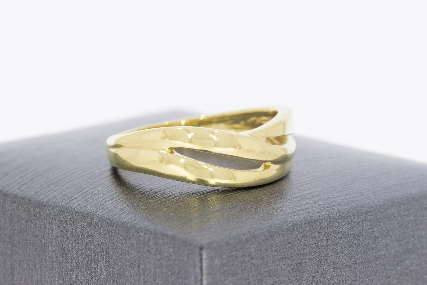 14 karaat geelgouden damesring  17,8 mm
