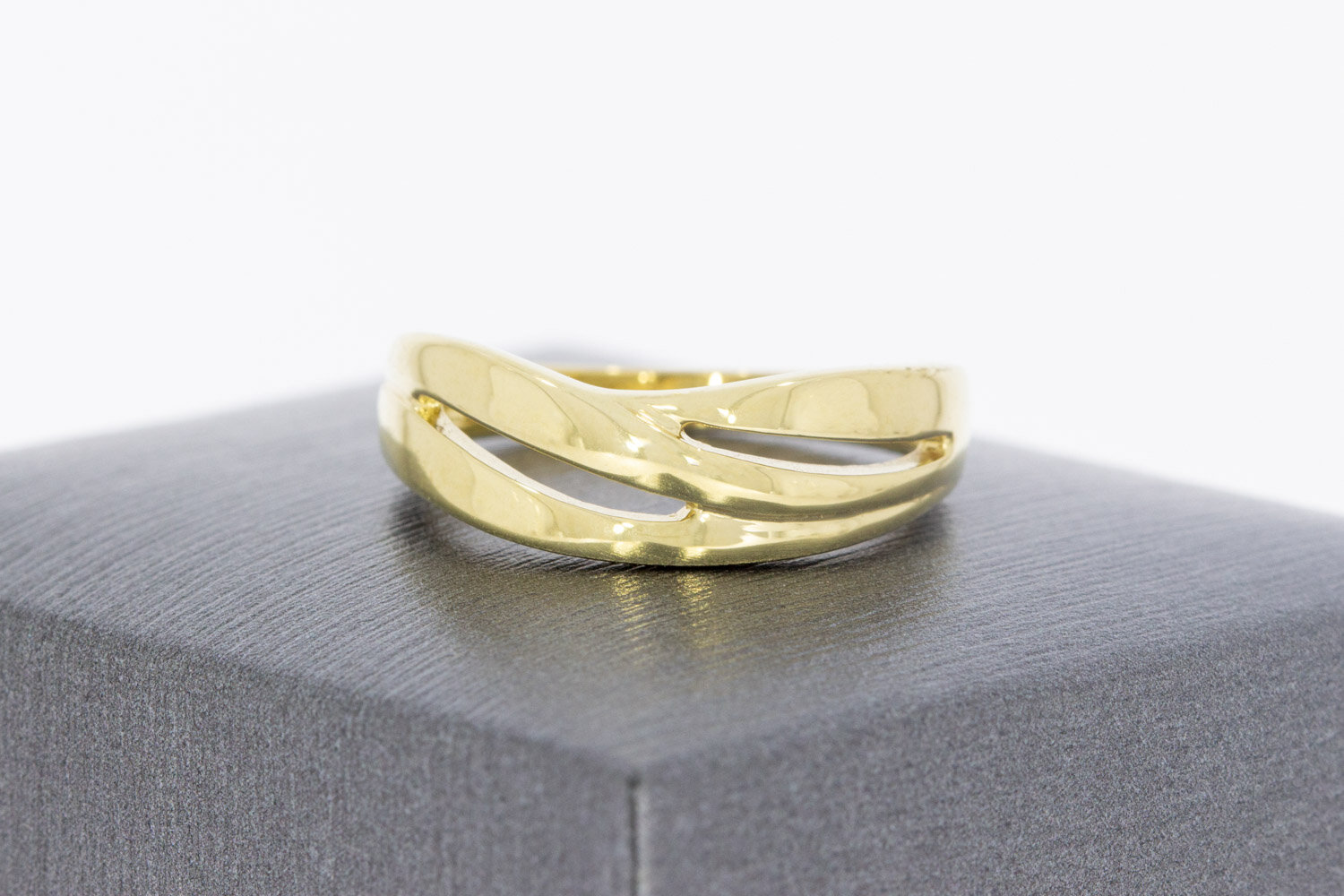 14 karaat geelgouden damesring  17,8 mm