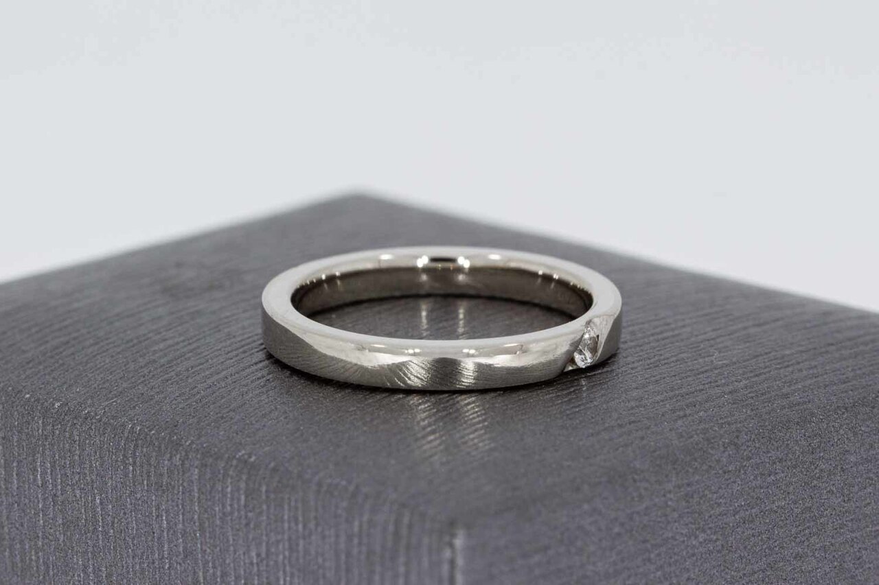 Witgouden solitairring dames 18 karaat met diamant - 16,1 mm