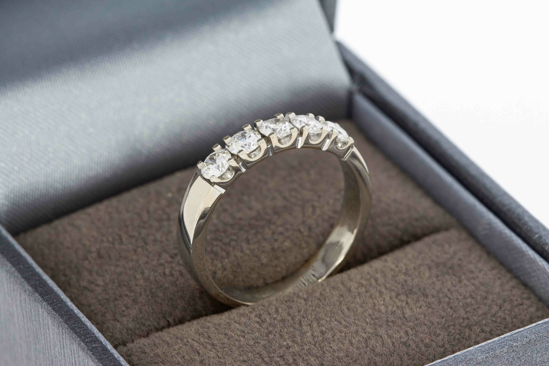 Witgouden ring dames 14 karaat met diamant - 16,1 mm