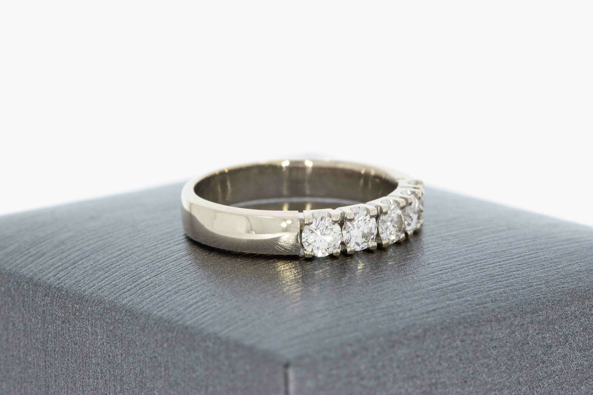 Witgouden ring dames 14 karaat met diamant - 16,1 mm