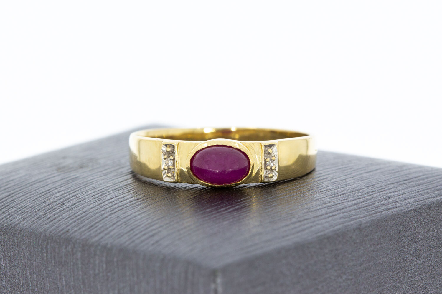 Vintage gouden ring dames 14 karaat met saffier - 18,5 mm