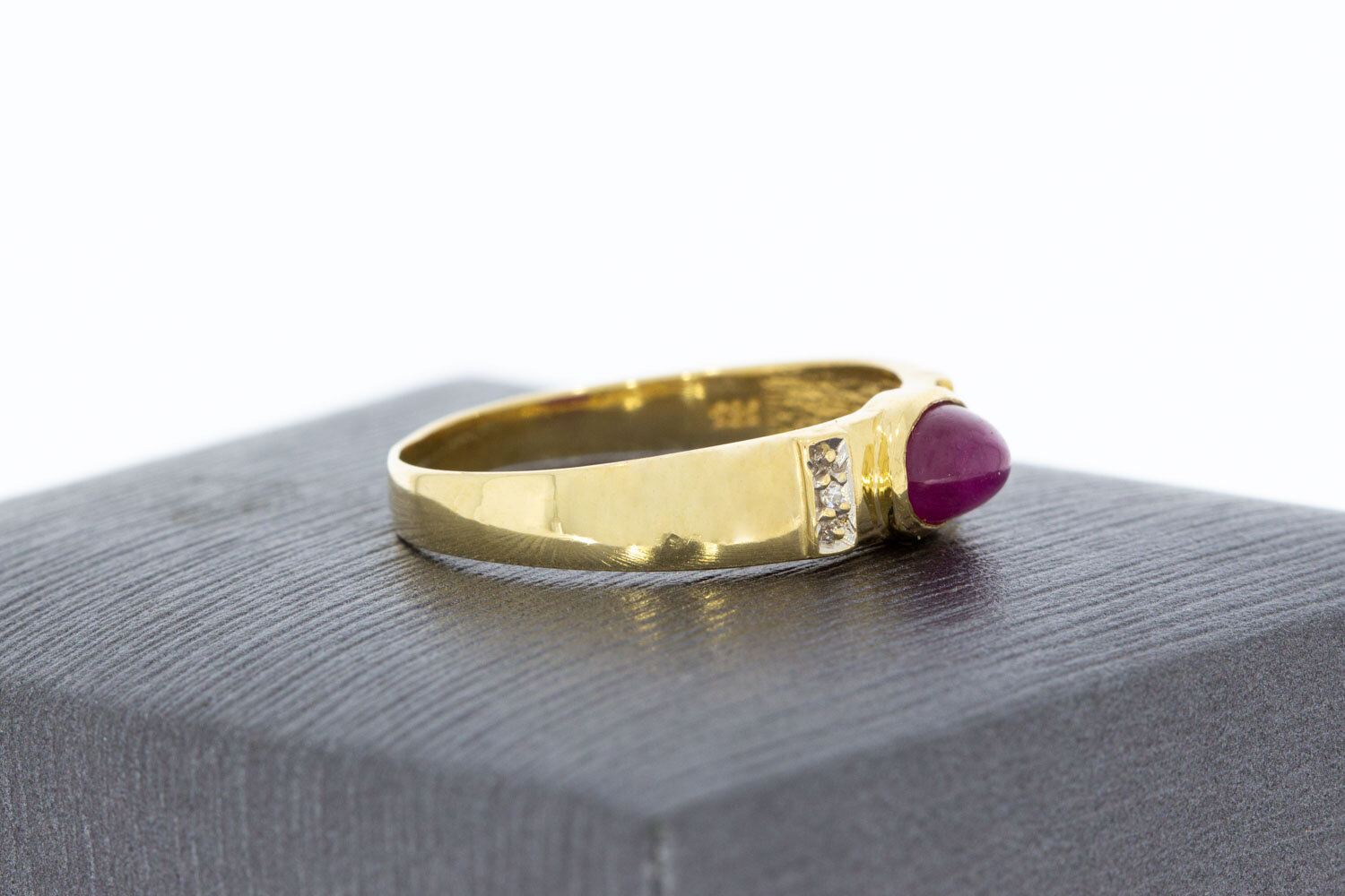 Vintage gouden ring dames 14 karaat met saffier - 18,5 mm