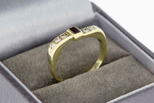 14 karaat Robijn ring met Diamant - 17,6 mm