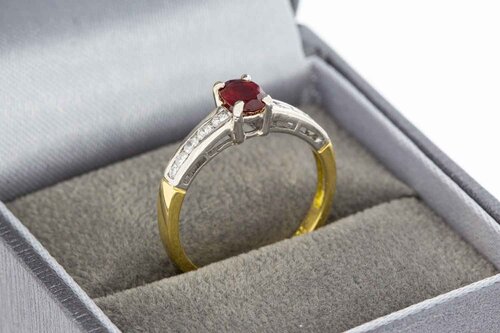 Bicolor gouden entourage ring dames 18 karaat met robijn - 16,8 mm