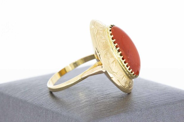 14 Karaat gouden ring gezet met bloedkoraal - 18,5 mm
