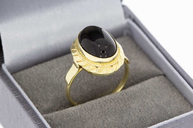 14 Karaat geel gouden Vintage ring gezet met ovale Onyx