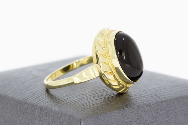 14 Karaat geel gouden Vintage ring gezet met ovale Onyx