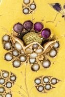 Gouden broche en hanger 14 karaat met robijn en parels