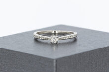 Witte damesring 9 karaat met synthetische diamant - 16 mm