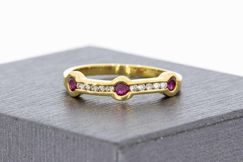 Robijn ring met Diamant 18 Karaat - 16,8 mm