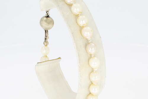 Parel armband met witgouden sluiting