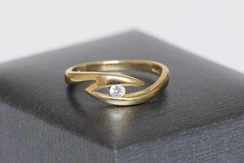 8 karaat Slagring met Zirkonia - 16,8 mm