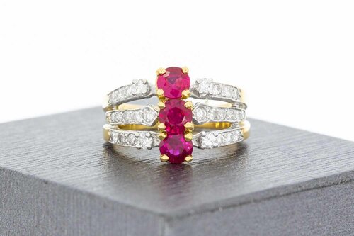 18 Karaat gouden dames edelsteenring -16,7 mm