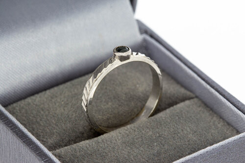 18 karaat witgouden Saffier pinkring - 16,8 mm