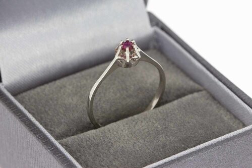 14 Karaat witgouden Robijn ring - 17,2 mm