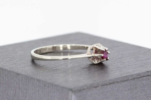 14 Karaat witgouden Robijn ring - 17,2 mm