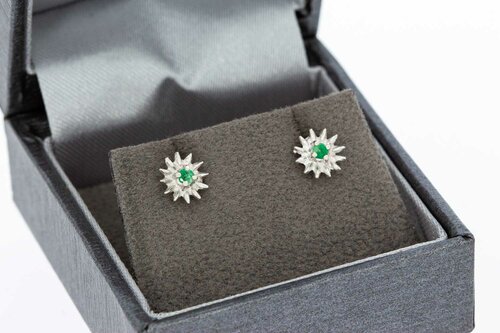18 karaat Smaragd oorknopjes - 0,7 cm