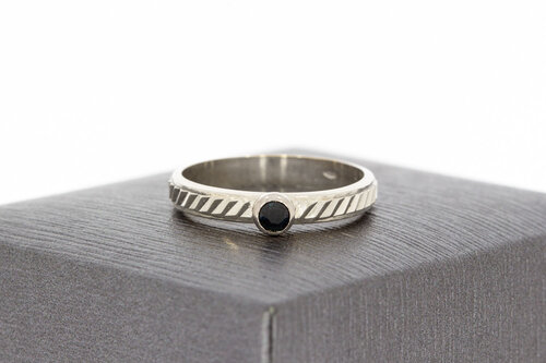 18 karaat witgouden solitaire pinkring - 16,8 mm