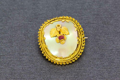 Vintage gouden paarlemoer broche 18 karaat