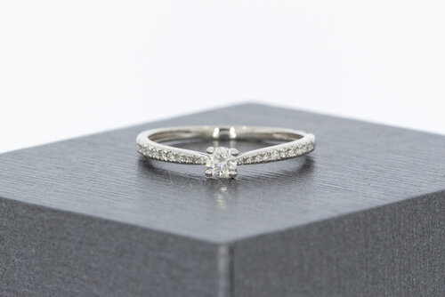 Witte damesring 9 karaat met synthetische diamant - 16 mm