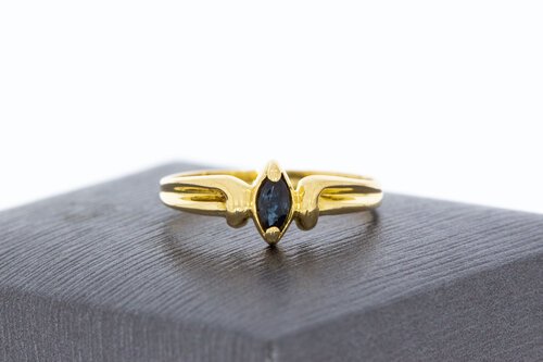Gouden entourage ring dames 18 karaat met saffier - 17,8 mm