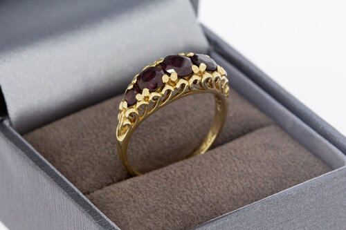 9 karaat gele vintage ring met granaat  18 mm