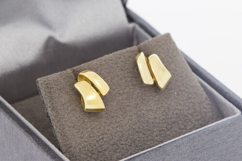 14 karaat gouden fantasie oorstekers  0,9 cm