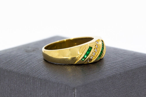 18 karaat Smaragd ring met diamant circa 0.12 ct - 16,8 mm